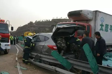 【孝仙高速附近拖车】4s店换轮胎需要人工费吗 24小时搭电